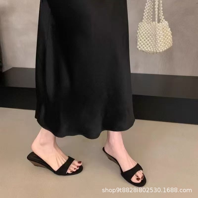 Pantalones de piel de oveja de estilo francés de leopardo, zapatillas frías de taco de verano para mujeres, zapatillas de playa calientes de punta abierta. image 2