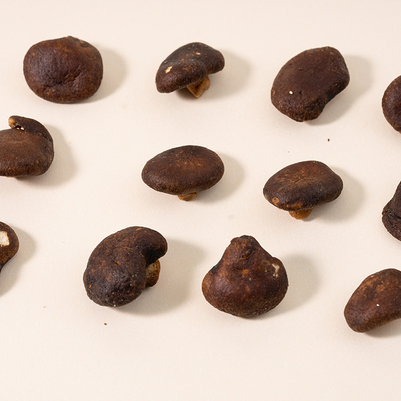 Bulk wholesale dried mushroom shiitake instant vegetable snacks, dehydrated mushroom crisps, mushroom dried snacks