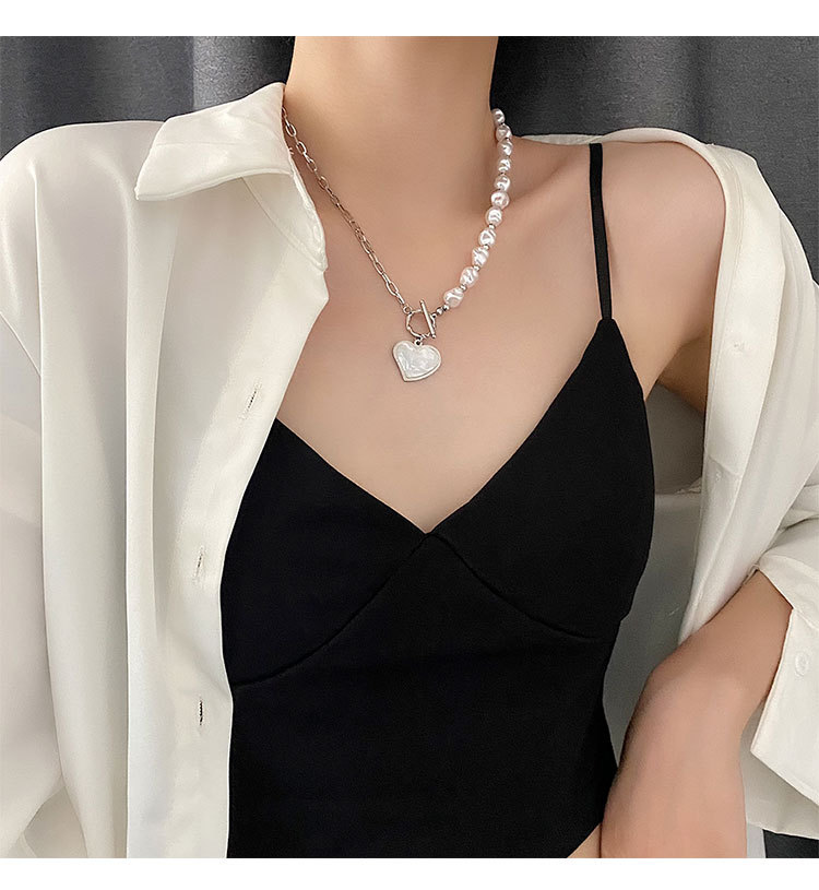 24g Weight Vacuum Plating Gold Plating Process Silver Plated Plating Material Shell Inlay Material Wholesale Jewelry Retro Heart Shape Imitation Pearl Titanium Steel Shell Silver Plated Necklace