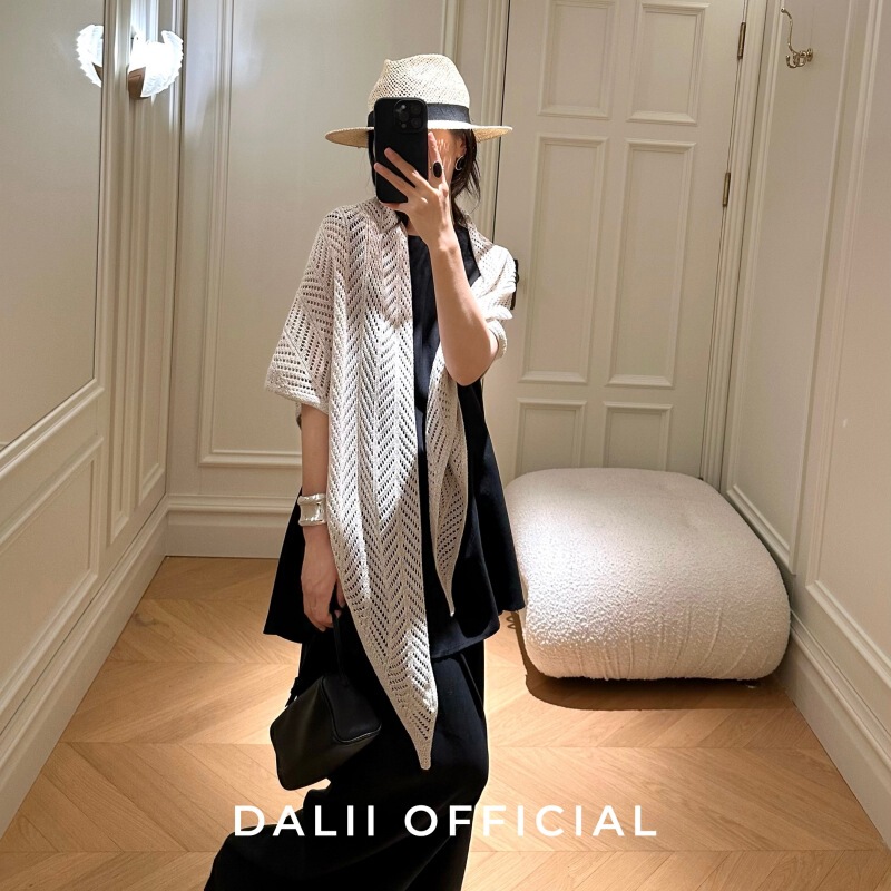 Spring and Autumn New Style Knitted Hollow Triangle Shawl Wheat Hook Weaving Atmosphere Minimalist Versatile Tencel Linen Triangle Scarf for Women