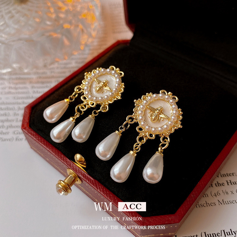 Earrings pearl drop-shaped