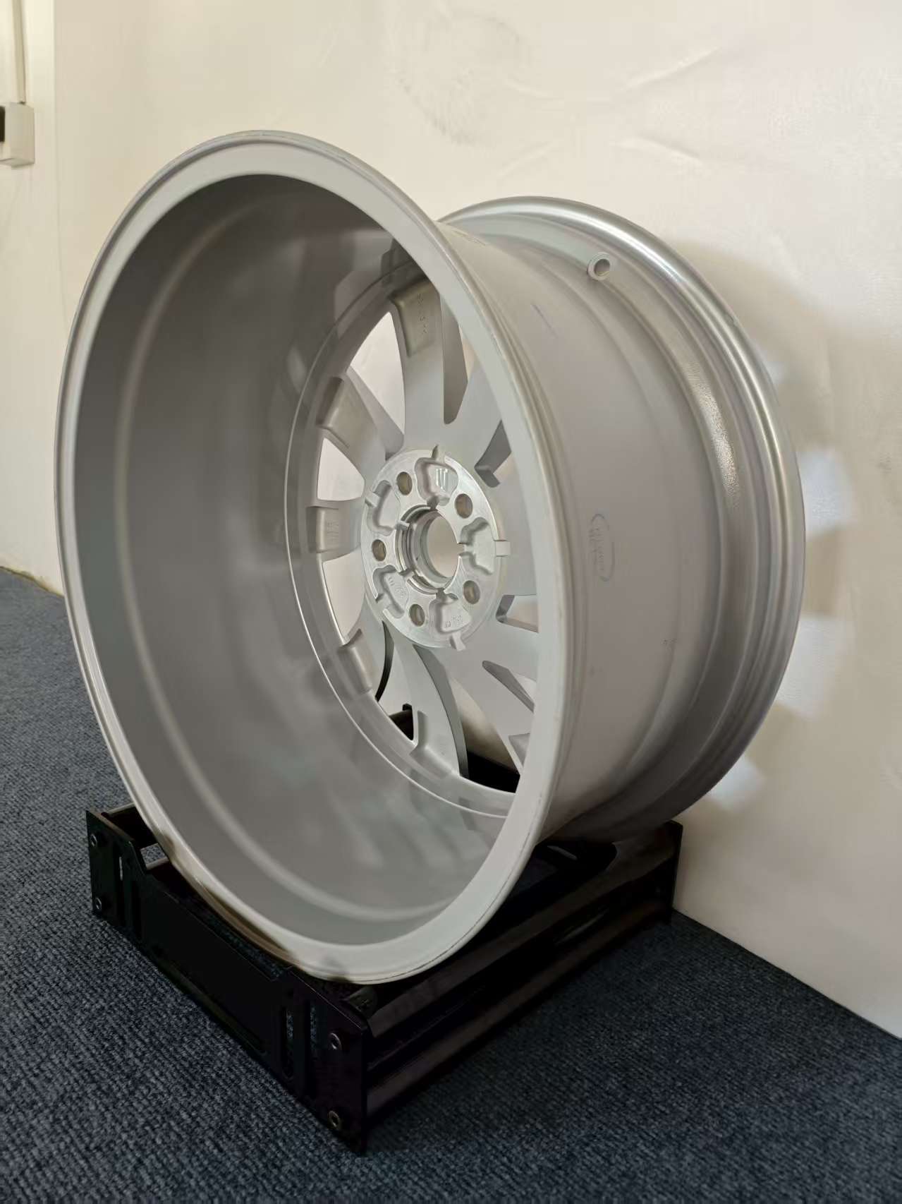 Suitable for Tesla's New Version of Model Y 20inch Original Style Wheels with Standard High-End New Wheels