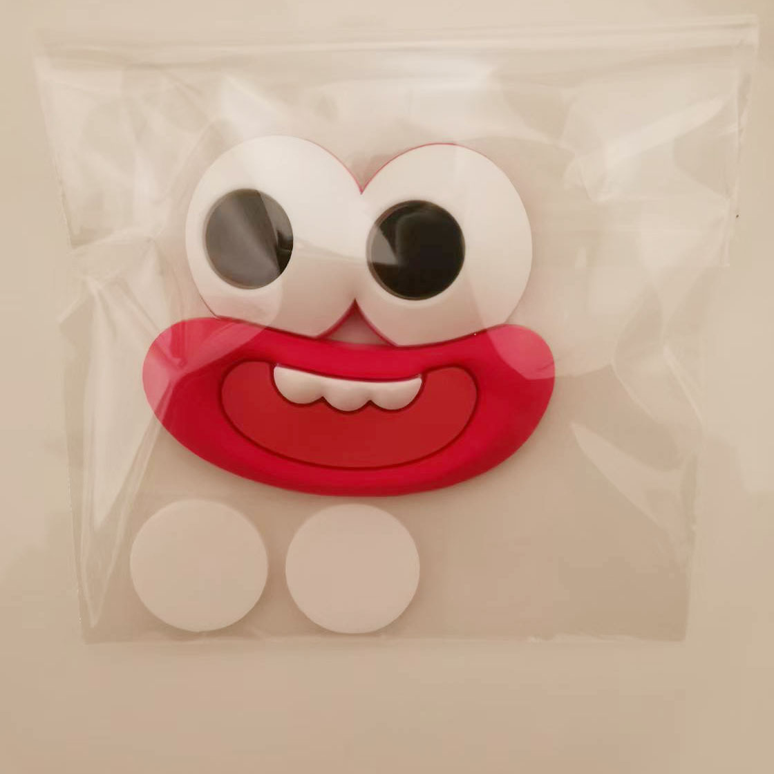 Red toothy mouth + glue individually packaged