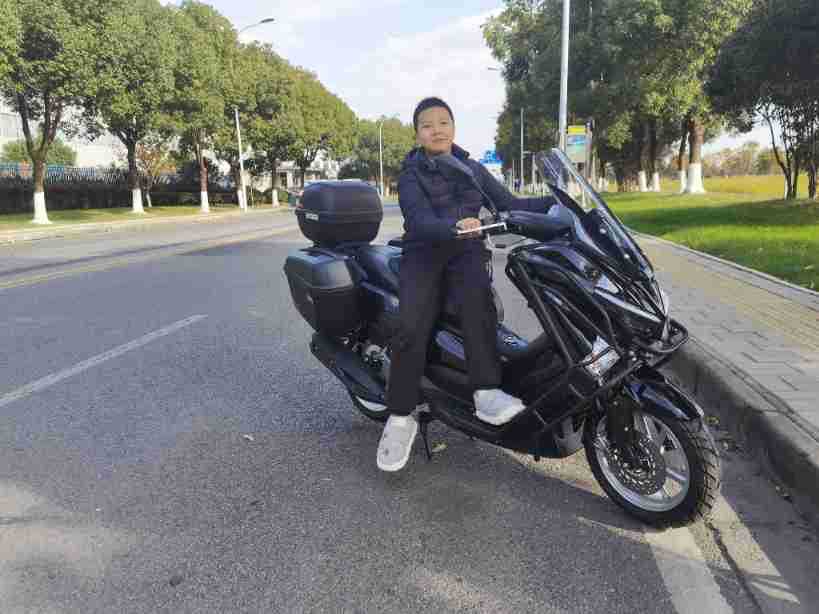 Factory Direct Sales of Domestic Outdoor 150Cc Mengshi Third-Generation Scooter Motorcycles, Fuel-Powered, National Standard Iv, Electric Injection, Off-Road Motorcycles