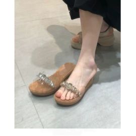 女式时装单鞋;女式皮靴;高跟凉鞋