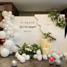 气球;场地布置道具;拉花、彩带