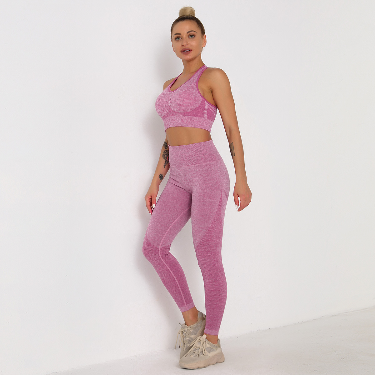 Seamless knitted sexy sports vest peach hip trousers fitness suit NSNS48418