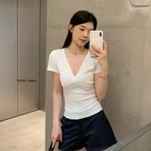 WGWE2026夏季美式复古波点百搭修身显瘦设计感V领短袖T恤女W9560