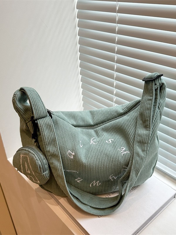 2024 invierno nuevo diseño de nicho bolso de alta capacidad bolso de hombro de moda simple bolso de mensajero de ocio de estilo occidental