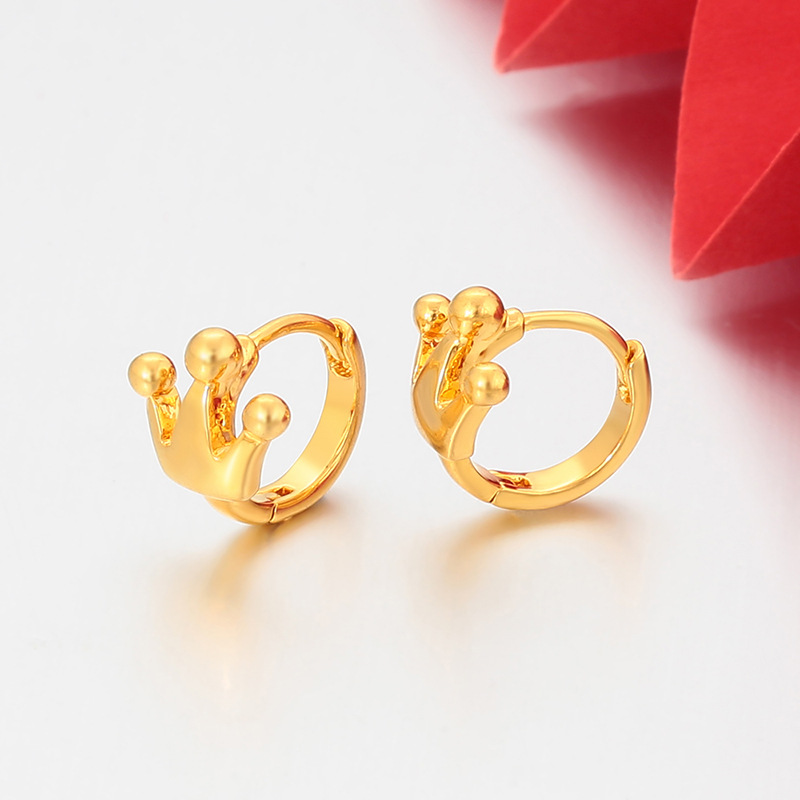 Xuping aleación de cobre chapado 24k color brillante corona simple imitación de oro lujoso aretes de auriculares al por mayor