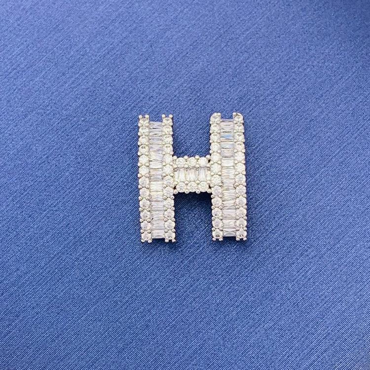 2022 nuevo trébol giratorio simple cien colgante fuente joyería fábrica al por mayor directa sin cadena