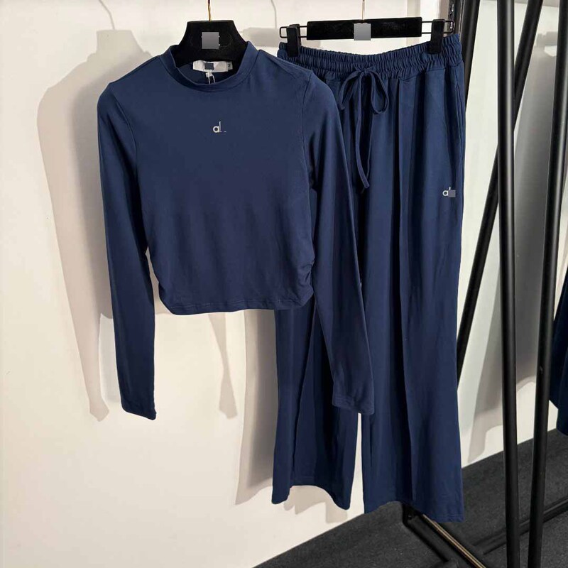 New Autumn and Winter Sports Suit with Reflective Letter Print, Slim-Fit Long-Sleeve T-Shirt Top + Casual Long Pants New Autumn and Winter Sports Suit with Reflective Letter Print, Slim-Fit Long-Sleeve T-Shirt Top + Casual Long Pants