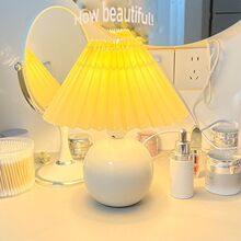 陶瓷百褶台灯ins风卧室床头灯网红灯少女温馨喂奶小夜灯批发工厂