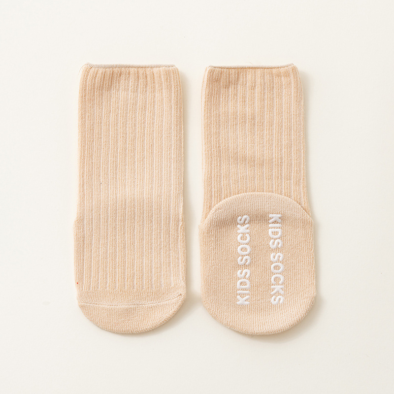 25 calcetines transfronterizos para bebés recién nacidos, una clase de algodón, primavera y otoño, dispensación de pegamento, calcetines de piso de tubo medio para bebés antideslizantes al por mayor 1