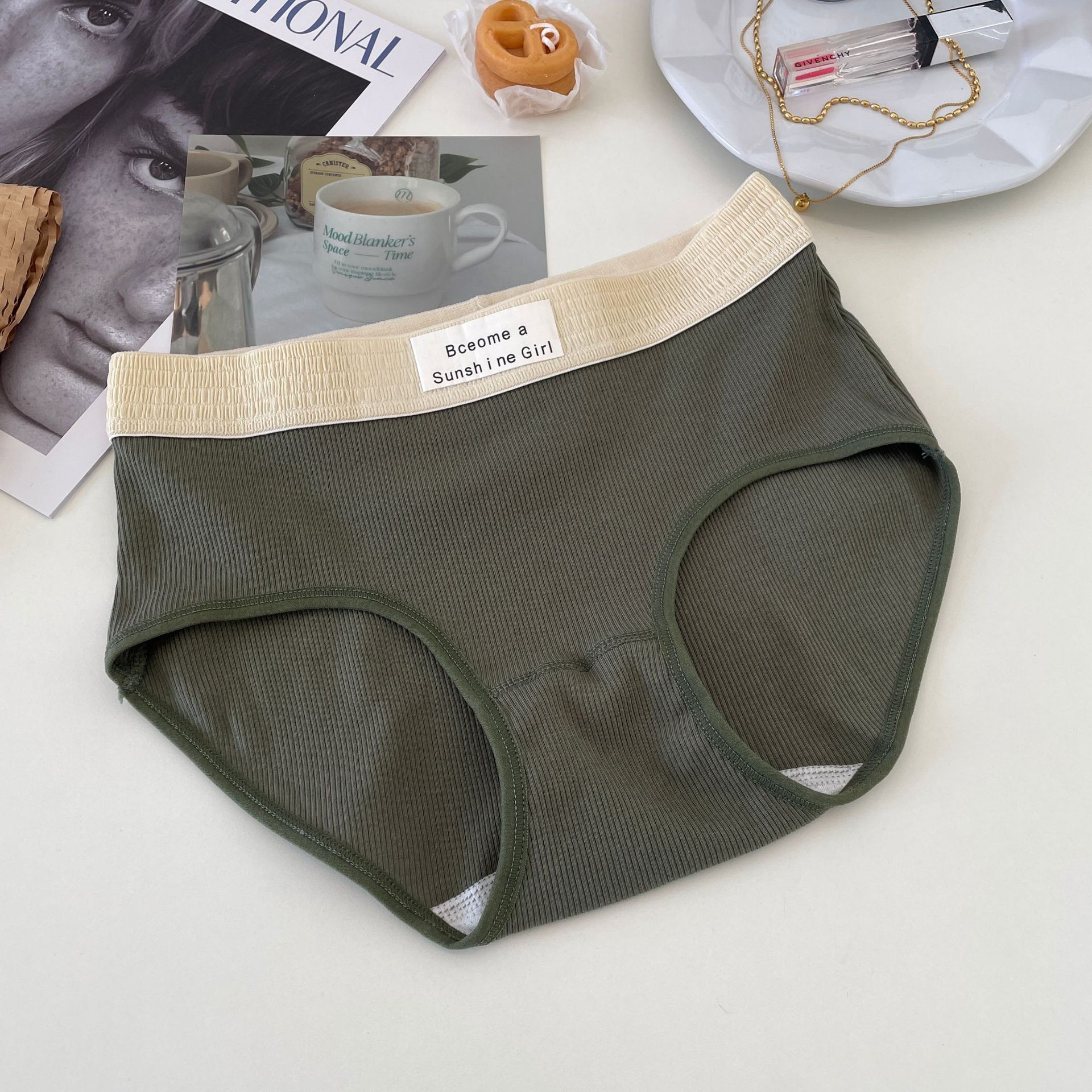 50 calzoncillos de algodón simple de color de la niña sin marcas cómodas bolsa de cintura media de cadera antibacteriana de algodón entrepierna de mujer