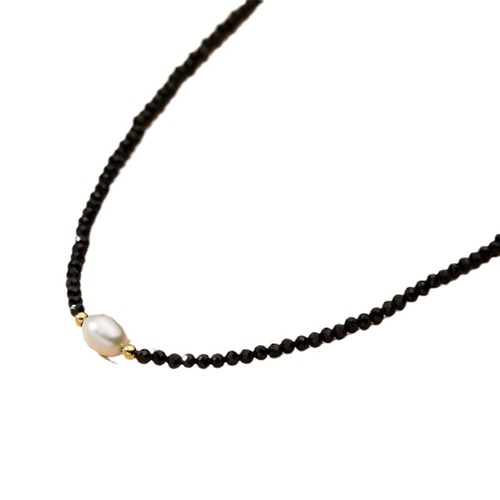 Black spinel pearl clavicle chain simple retro necklace women's light luxury niche beaded choker necklace accessories