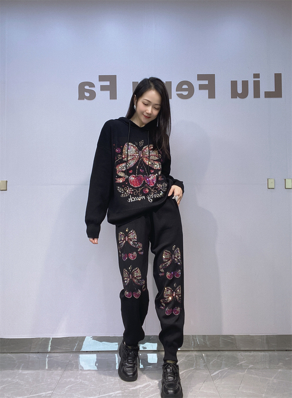 Trajes de punto transfronterizos de otoño de mujeres con capuzas camisas de mangas largas + pantalones de cintura elástica ropa deportiva de diamante de tamaño grande dos piezas