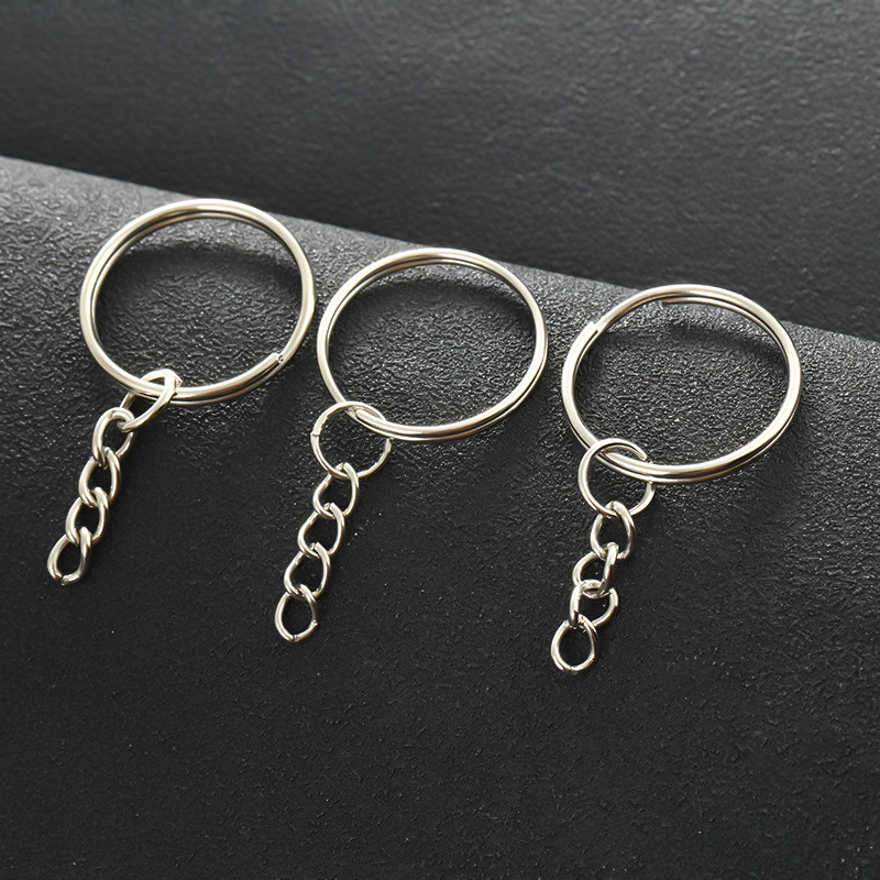 Toy Keychain with Chain, 25-Hole Flat Circle Wreath with Chain, Keychain, Metal Key Chain for Storage