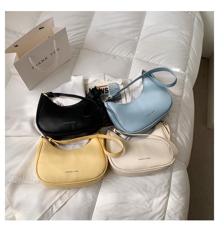 Femmes Petit Toutes Les Saisons Faux Cuir Couleur Unie Vêtement De Rue Carré Fermeture Éclair Sac Sous Les Bras display picture 10