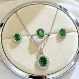 戒指;首饰套装;项链