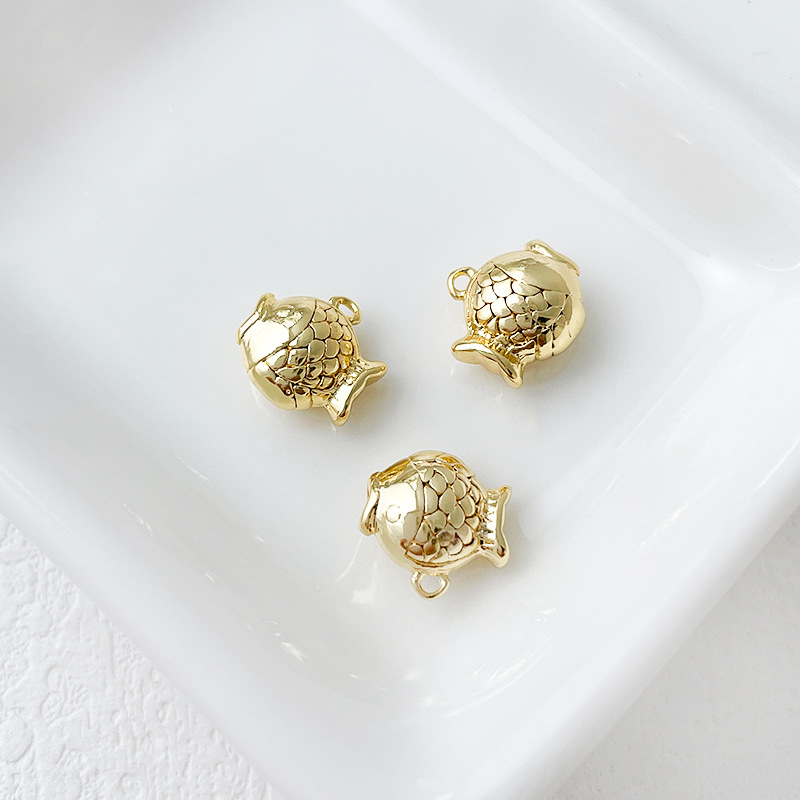 4g Weight Pendant Jewelry Making Type 18K Gold Plated Plating Material DIY Jewelry Accessories Classification 1 Piece Quantity Copper Material Starfish, Dolphin Pattern Plating Design Retro, Marine Style Style 1 Piece Copper 18K Gold Plated Starfish Dolphin Pendant 17