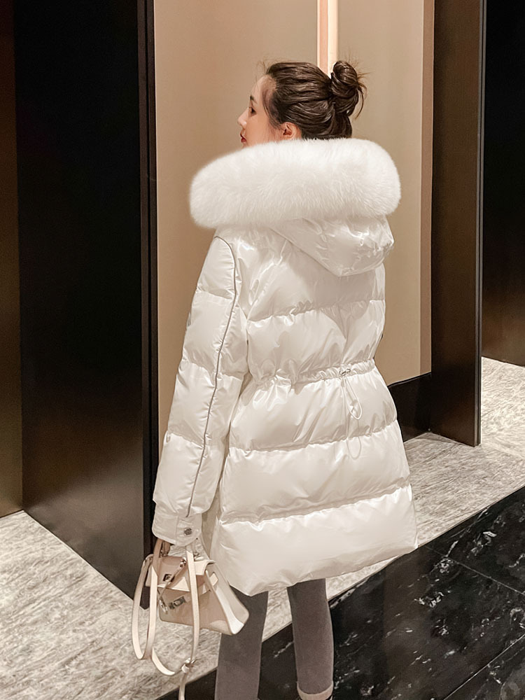 复制_2020年新款大毛领高端亮面羽绒服女中长.jpg