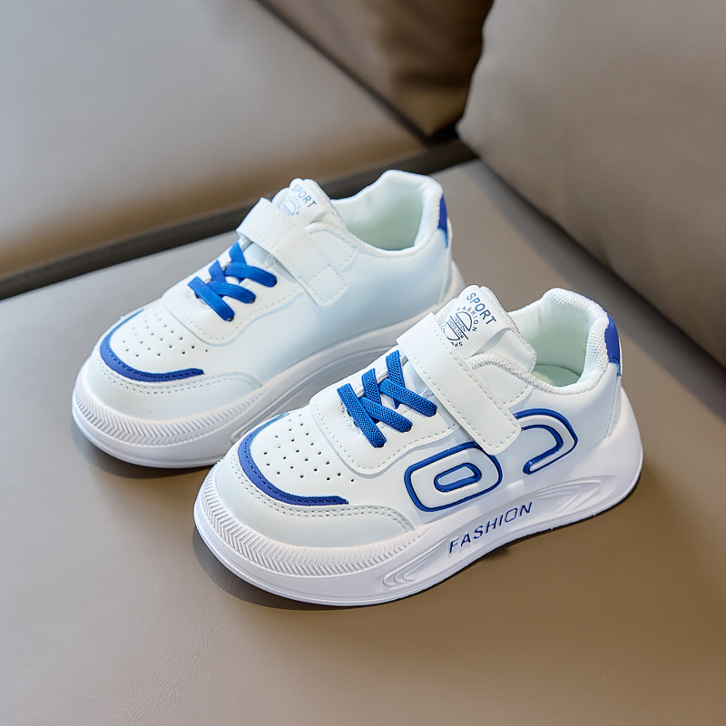 2026 nuevos zapatos blancos para niños comercio exterior zapatos deportivos para niños con suela suave zapatos de skate casuales para niños zapatos de estudiantes