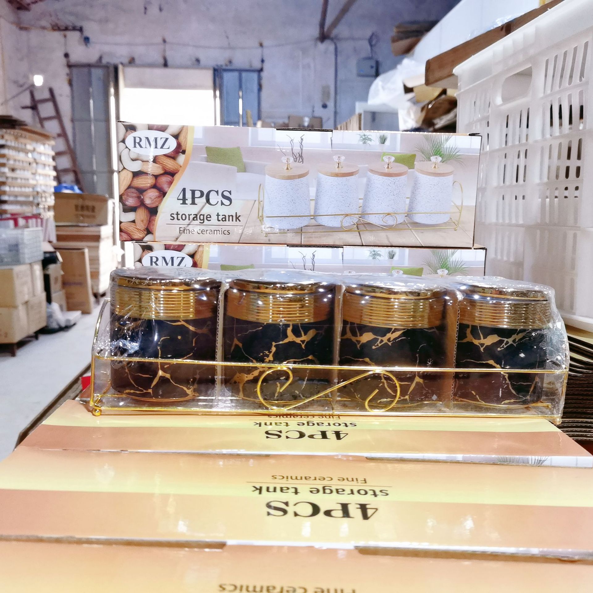 Comercio exterior transfronterizo de cerámica jarra sellada jarra de almacenamiento chapada en oro cocina condimento jarra de almacenamiento de dulces jarra de café traje