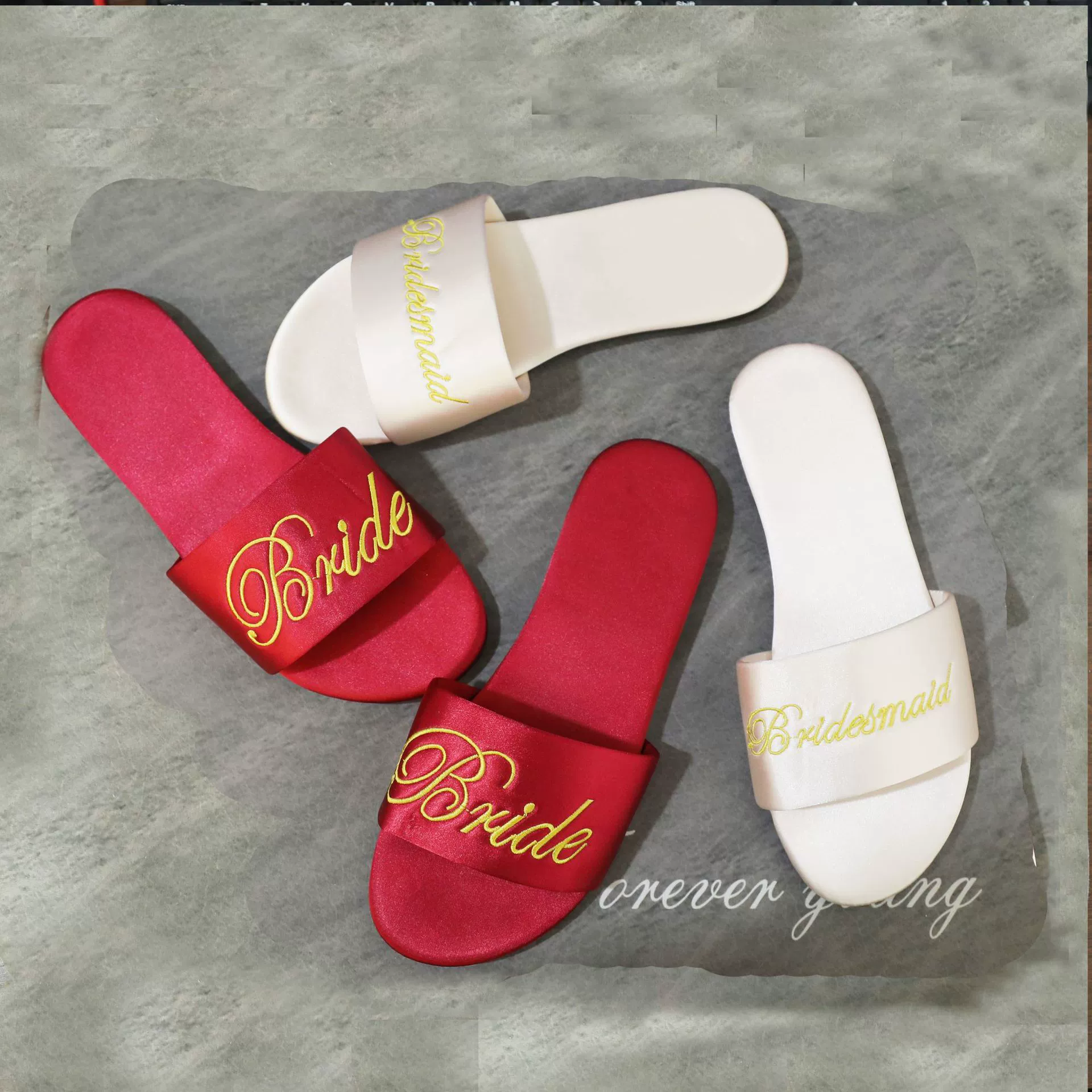 Новые свадебные тапочки для подружек невесты с вышивкой, женские свадебные атласные красные Тапочки, свадебное утреннее платье невесты, подходящая обувь для женщин
