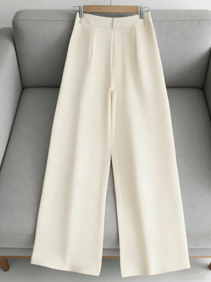 Las mujeres se sienten cómodas, casuales y de moda con trajes y pantalones sólidos. image 5