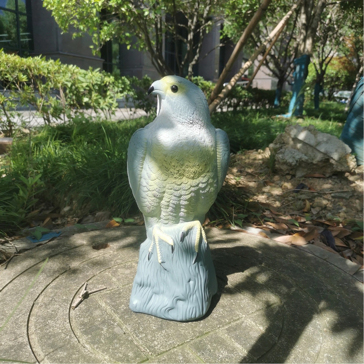 Fábrica directa de procesamiento de simulación pastoral ornamentos jardín repelente pájaros artefactos animales al aire libre águilas