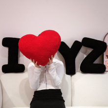 英文字母组合毛绒抱枕随意搭配爱心拼凑表白公仔摄影道具儿童早教