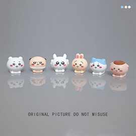 无聊,摆几只吉伊卡哇Chiikawa公仔立体办公桌工位车载装饰品