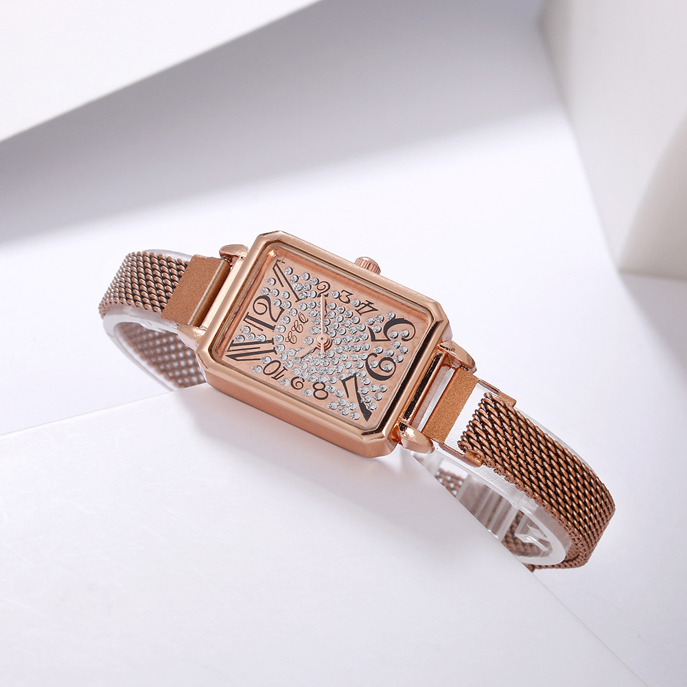 2024 nuovo quadrante digitale Time Square popolare su Internet, fibbia magnetica alla moda con cinturino a maglia fine da donna_voghion.com