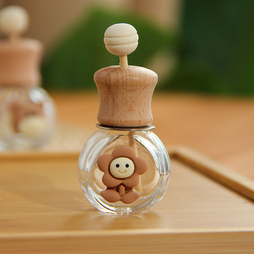 Car perfume empty car perfume bottle perfume ornaments bottle car interior decoration supplies air outlet aromatherapy empty bottle