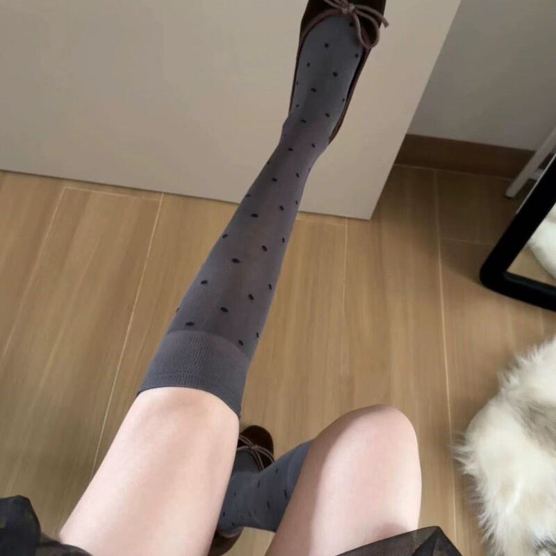 High-End Gray, Show Off! Fashionable Women's Calf Socks ~ Polka Dot Women's Socks Are Particularly Pure and Slimming High-End Gray, Show Off! Fashionable Women's Calf Socks ~ Polka Dot Women's Socks Are Particularly Pure and Slimming