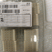 �¹�ERNI973031PCB������2.5mm��ֱ����80pin���ݴ�����10 Gbit/s