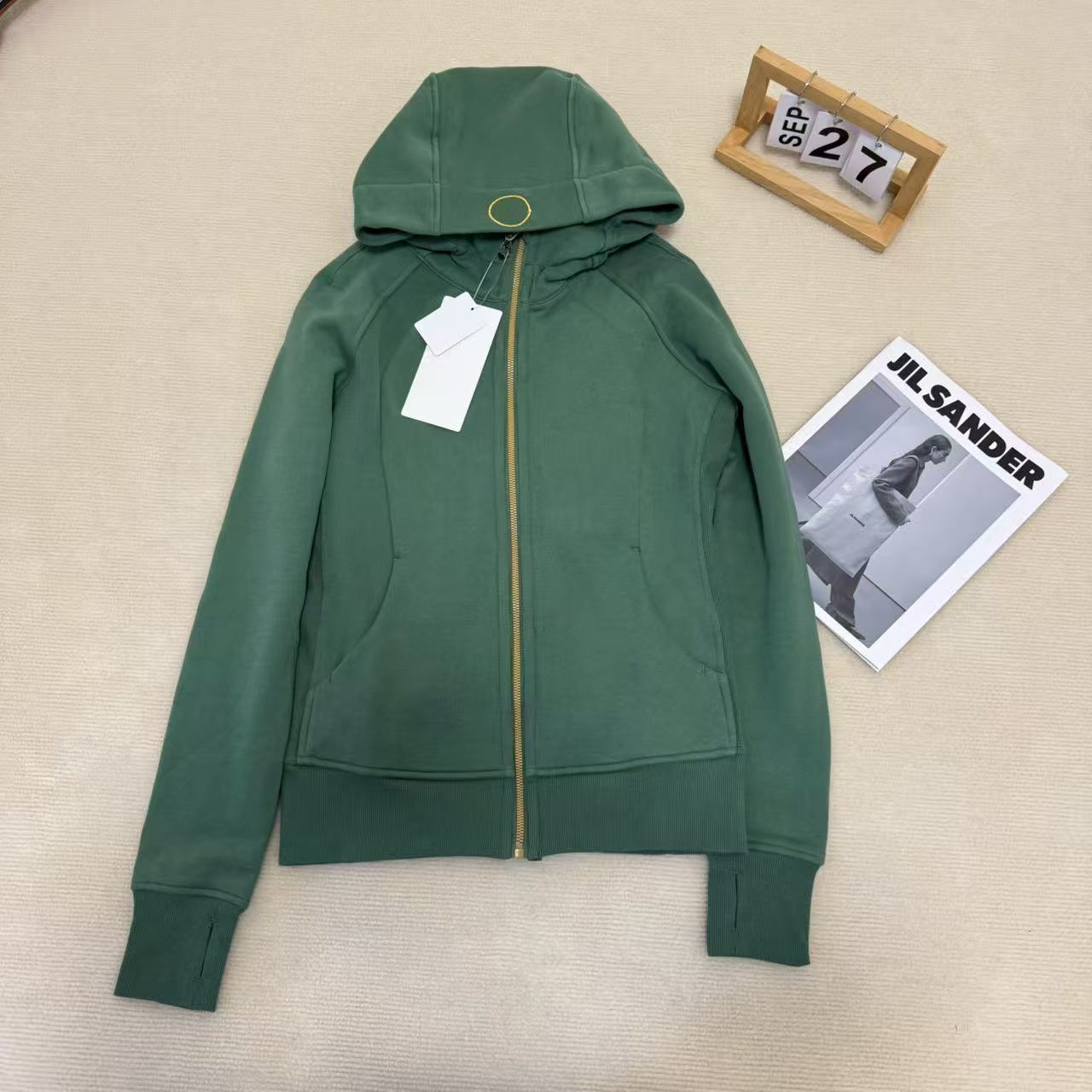 Forest green [gold label]