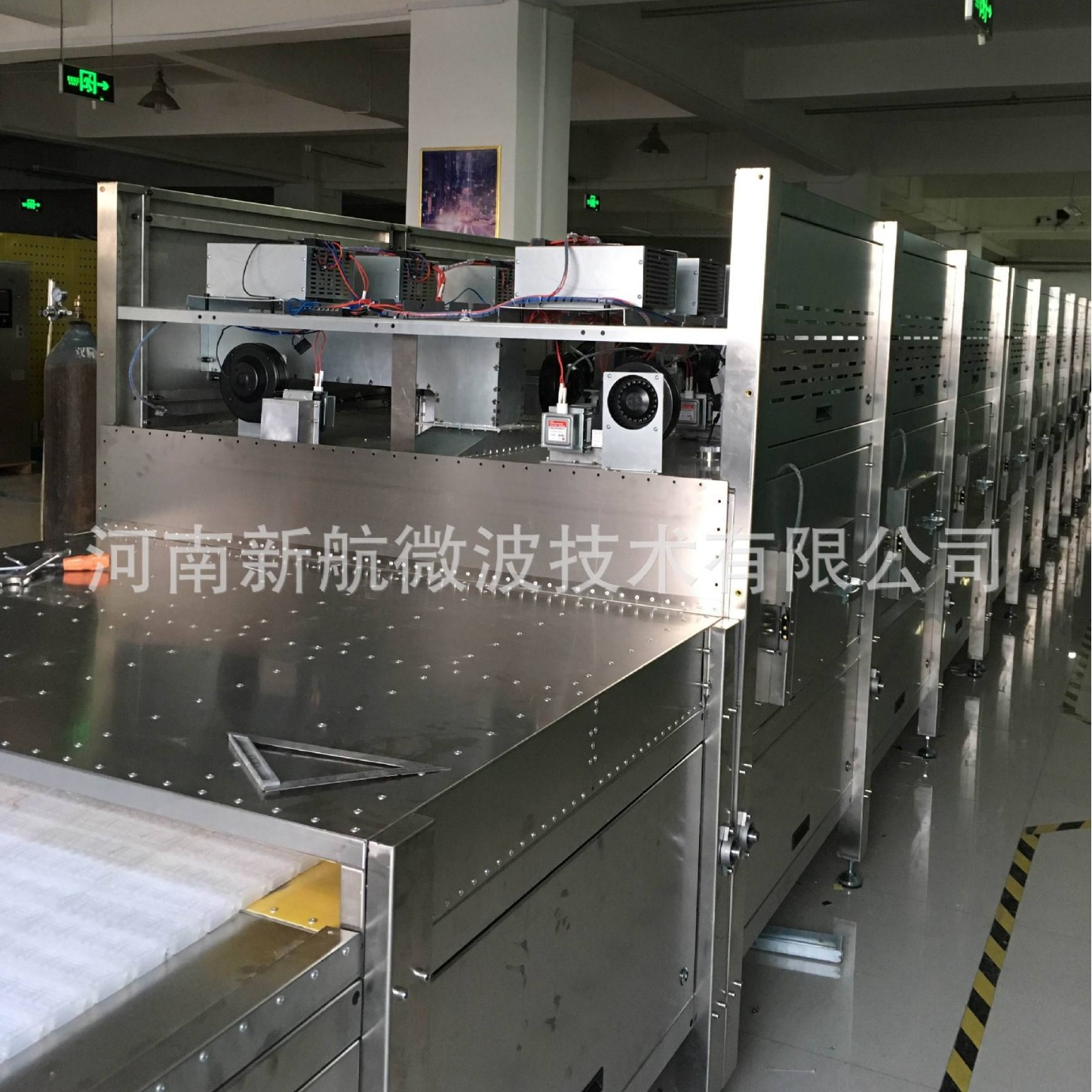 新航微波承接旧设备改造风冷改水冷功率增加箱式改隧道等业务改装