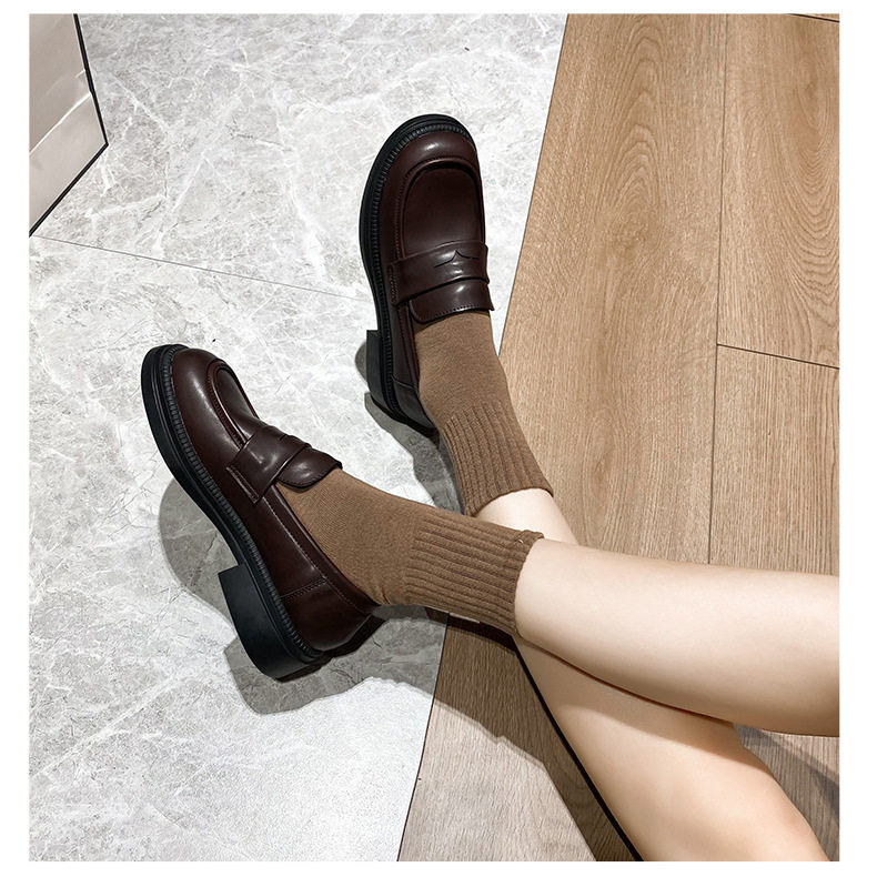 Giày lười nữ đế dày kiểu Anh cổ thấp mũi tròn gót thô 3-5 cm — Màu nâu, Màu đen chi tiết 22
