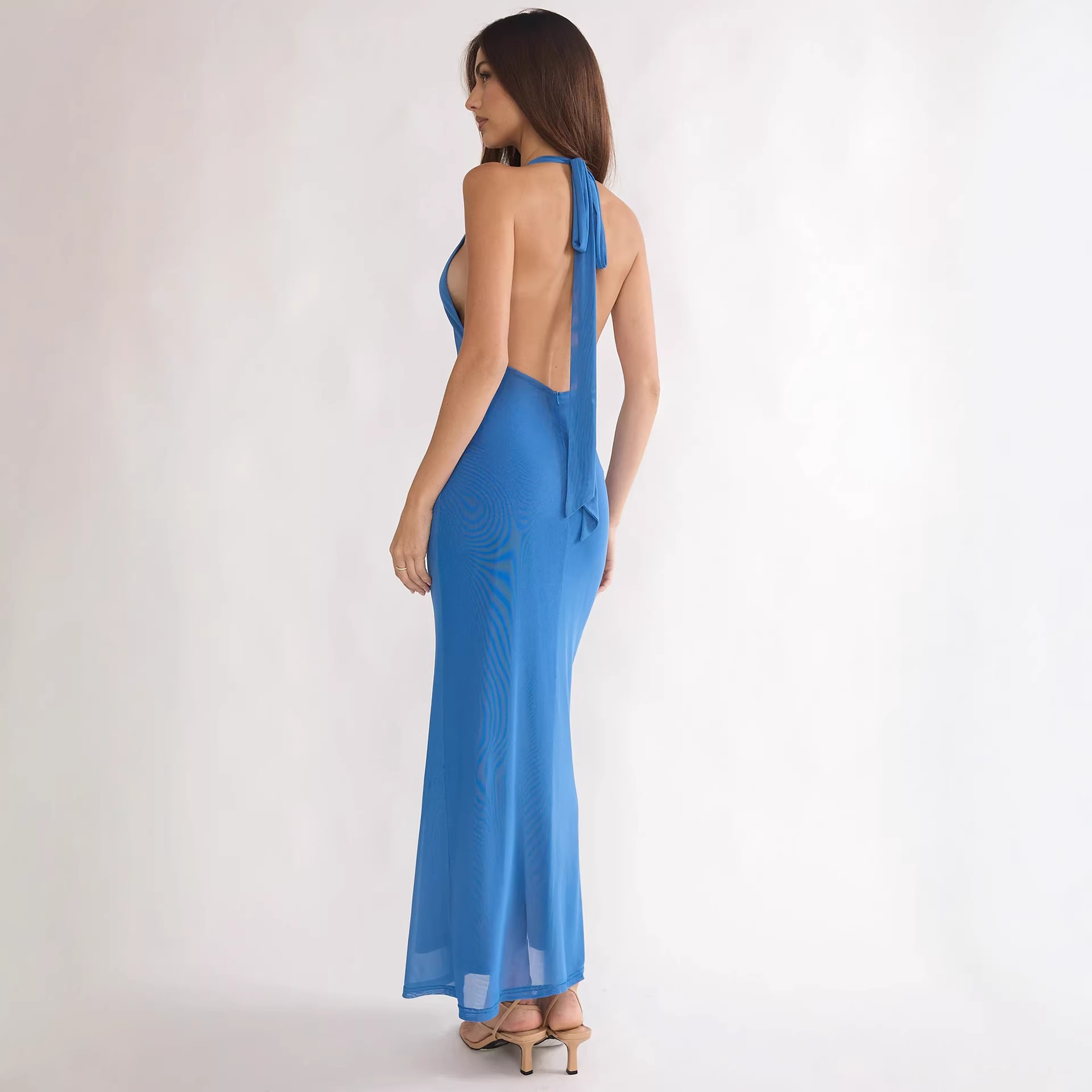 Elegant Deep V-Neck Backless Long Dress With Gold Accents - Stylish Sleeveless Bodycon Dress For Women_ecoleips.com
