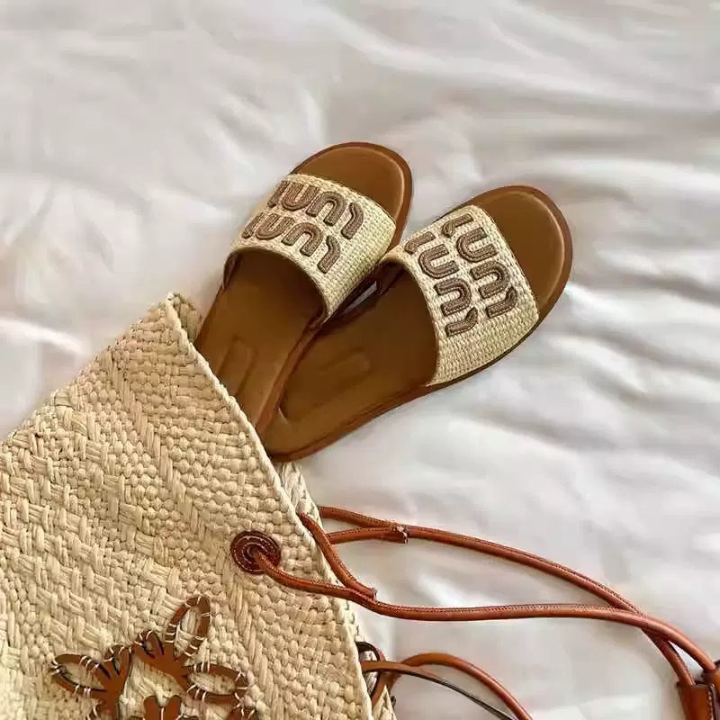 现货秒发！时尚百搭新款阿miu度假编织平底沙滩拖鞋女凉拖鞋外穿