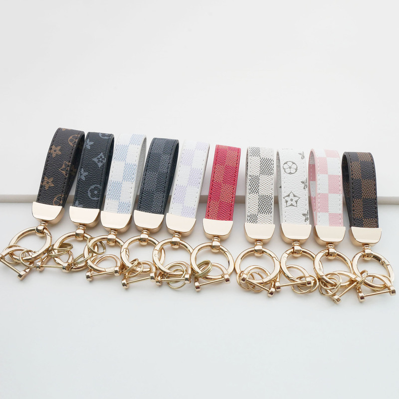 Classic Trendy Brand Pattern Leather Retro Old Leather Car Keychain Men's High-End Car Waist Bag Pendant Classic Trendy Brand Pattern Leather Retro Old Leather Car Keychain Men's High-End Car Waist Bag Pendant