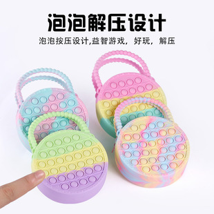 ��ͯ���z��������μ�б���Ů���ռ{�����ݜ������h���≺���X��