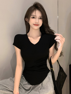 Black V Neck Short-Sleeved T-Shirt for Women Summer Curved Hem Tight Top 2025 New Threaded Ice Silk Waist Half-Sleeve