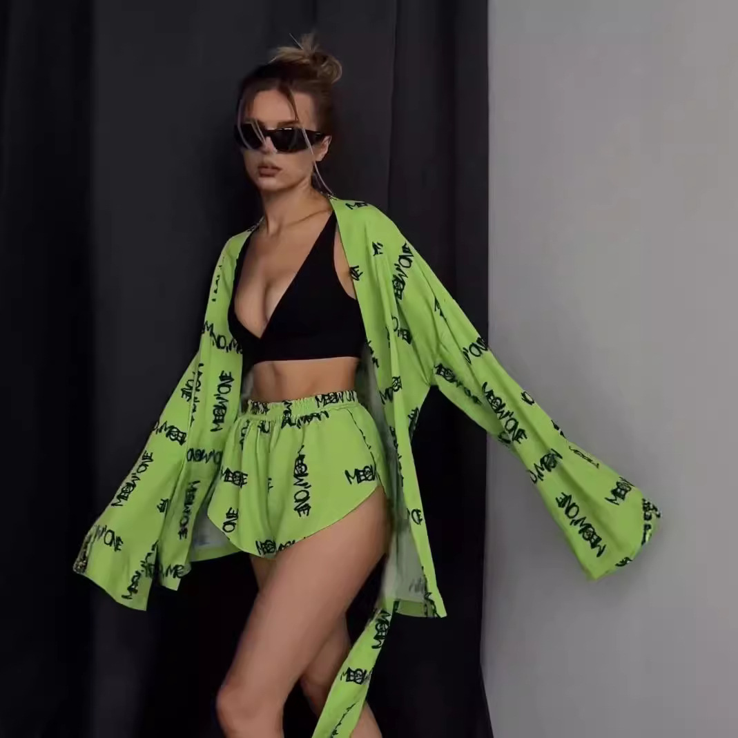 유럽과 미국의 국경 간 새로운 느슨한 긴팔 여성 인쇄 캐주얼 통근 레이스 업 파자마 높은 허리 반바지 세트