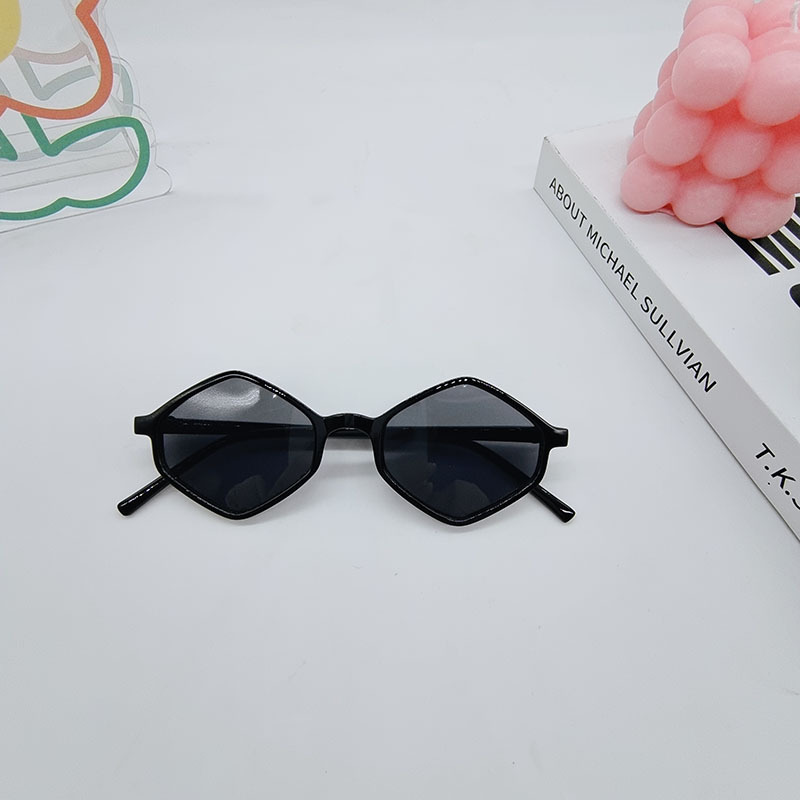 Grey, Transparent, Black Color Elegant Glam Hip-Hop UV400 Protection Women's Sunglasses