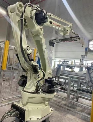 准新机两台川崎码垛机器人CP180L，二手价格开卖