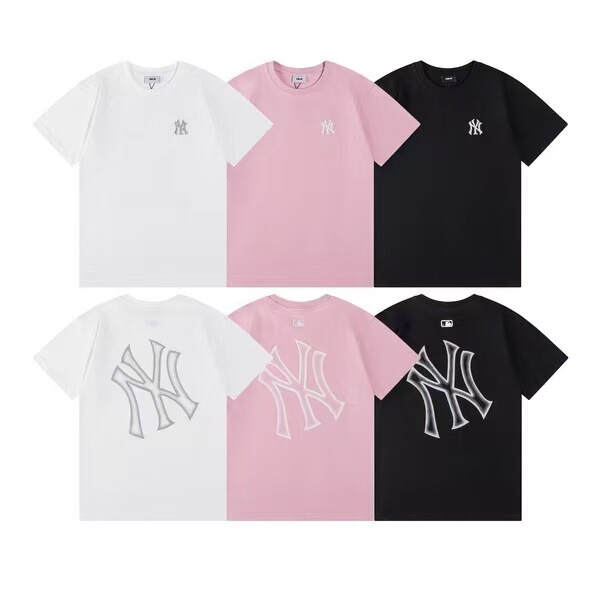 Correct Version of the Mlb New York Yankees Team Logo on the Back, Casual and Versatile, Simple Design, Unisex Round Neck Short-Sleeved T-Shirt Correct Version of the Mlb New York Yankees Team Logo on the Back, Casual and Versatile, Simple Design, Unisex Round Neck Short-Sleeved T-Shirt