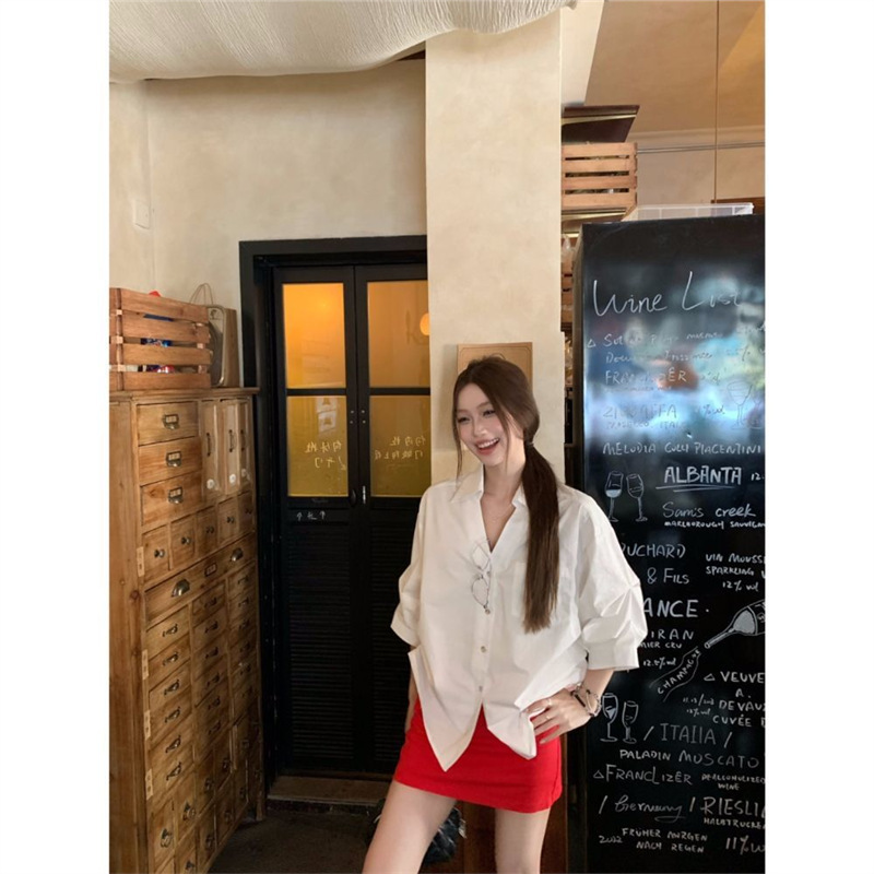 Vintage high-end white old money style elegant short-sleeve shirt for women, summer 2026, waist-cinching, slimming, niche top Vintage high-end white old money style elegant short-sleeve shirt for women, summer 2026, waist-cinching, slimming, niche top